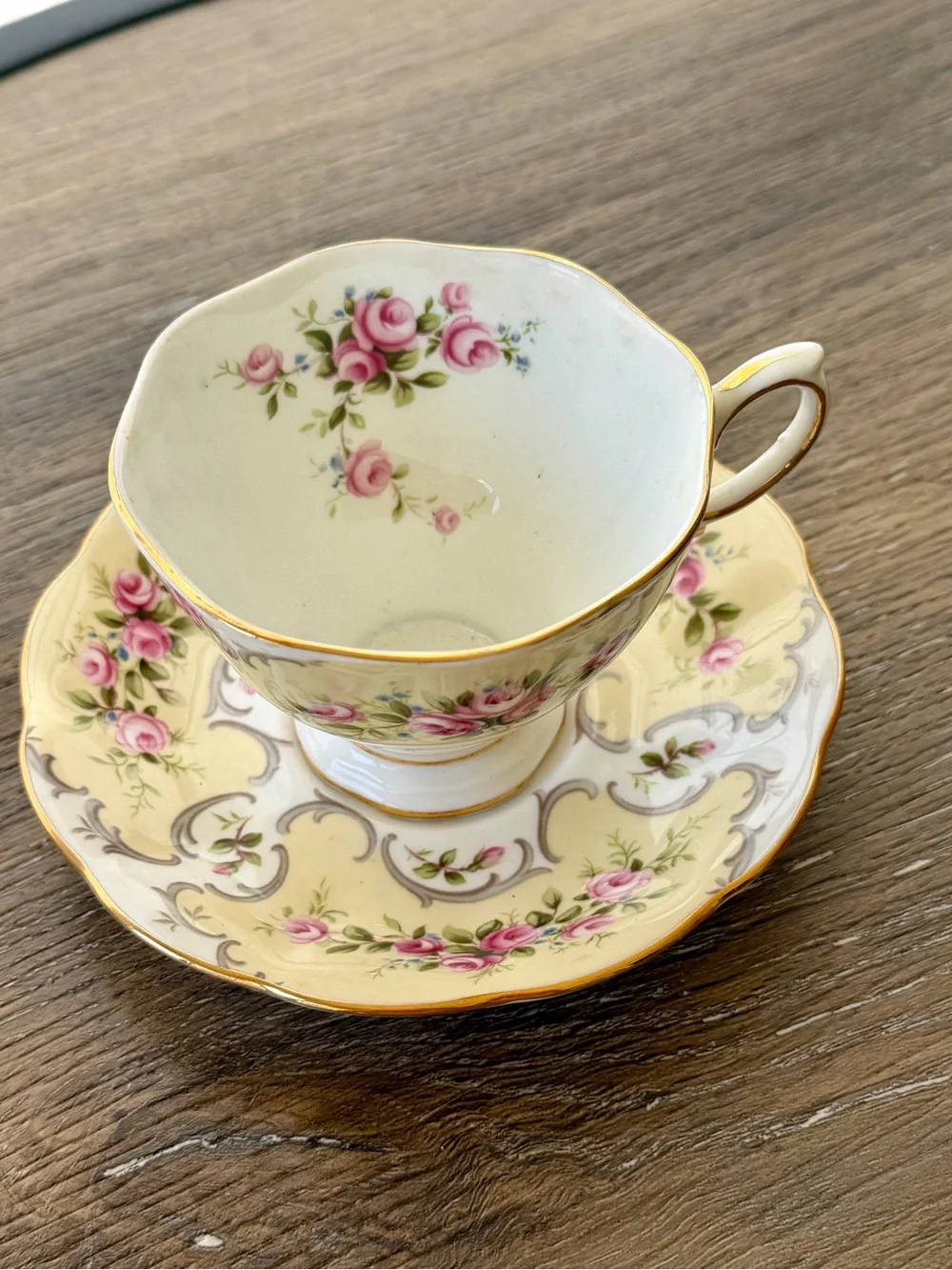 Royal Albert Bone China Rose-Du-Barry Series Collette Tea Cup & Saucer